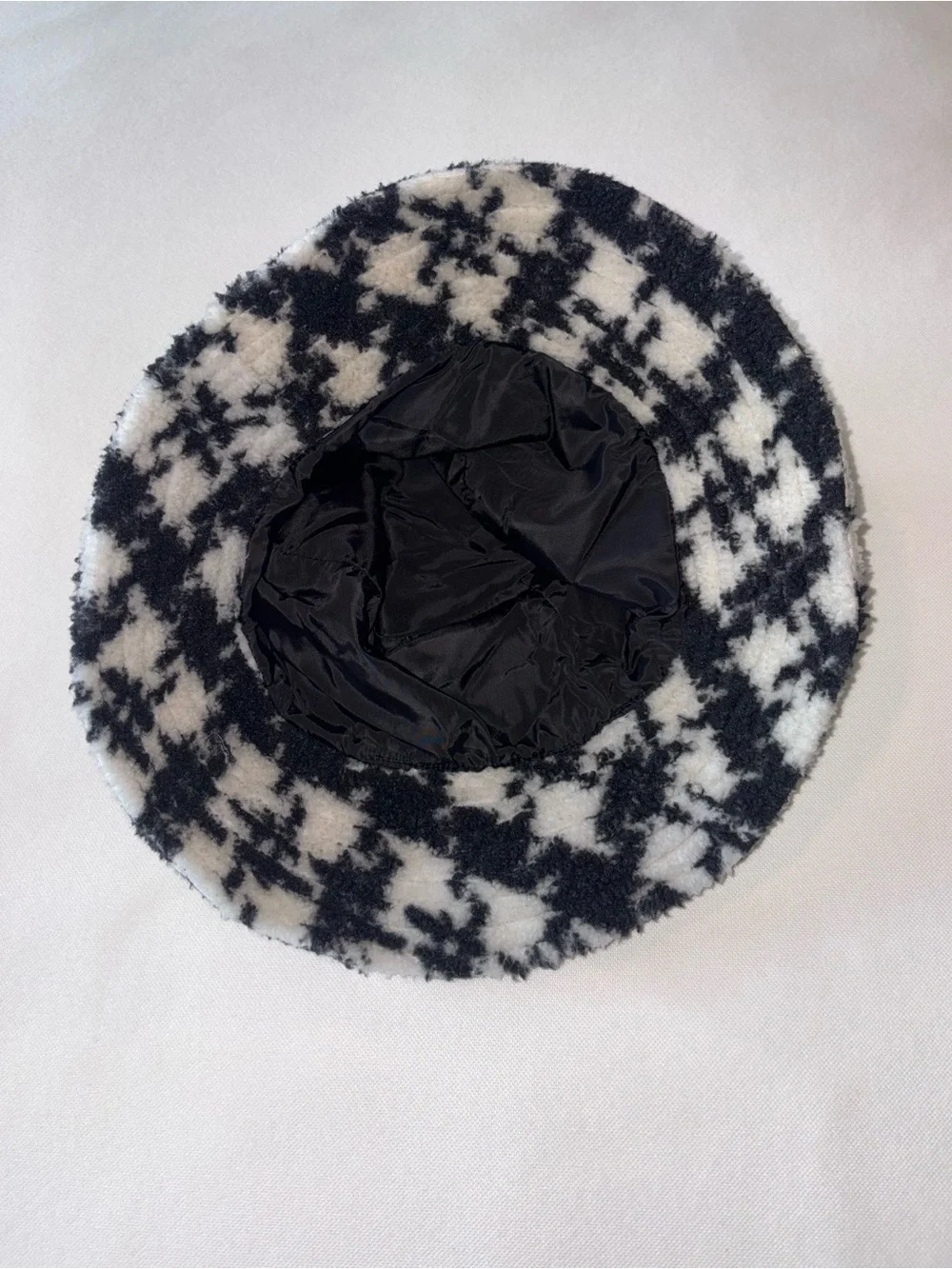 Black & White Houndstooth Faux Fur Bucket Hat